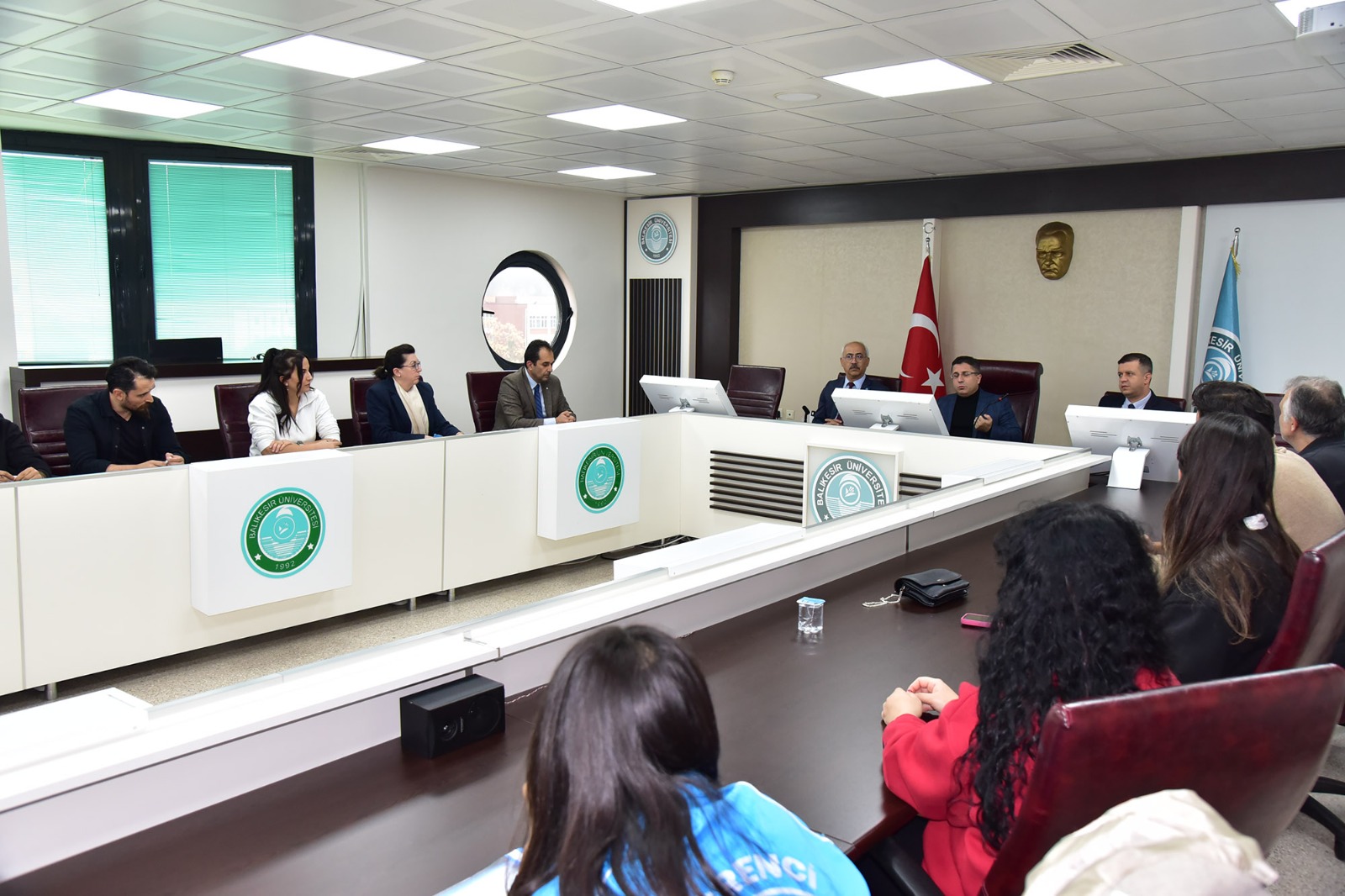 ÜNİDESte Balıkesir Üniversitesi İmzası Başarı Gösteren Öğrenci Toplulukları Ödüllendirildi