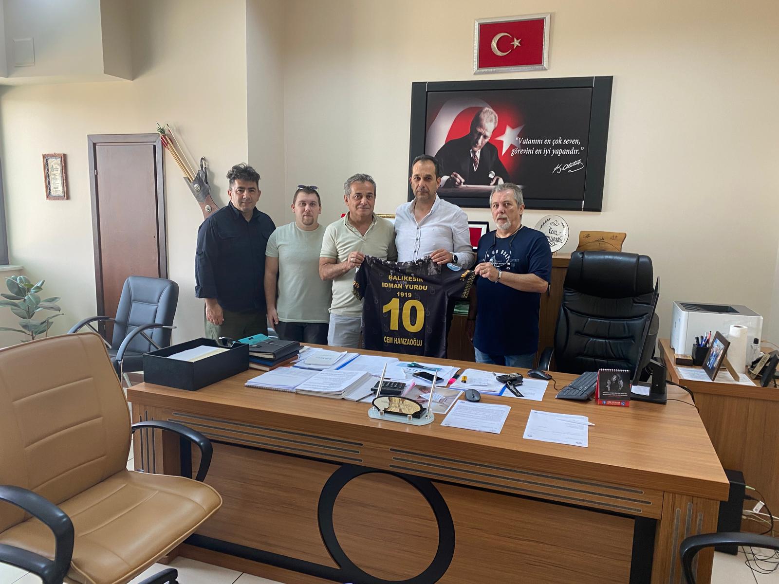Balıkesir de kurulan ilk spor kulübü olan Balıkesir İdman Yurdu Spor Kulübü Başkanı Volkan Ali Bozdemir ve Yönetim Kurulu Üyeleri Üniversitemizi ziyaret etti