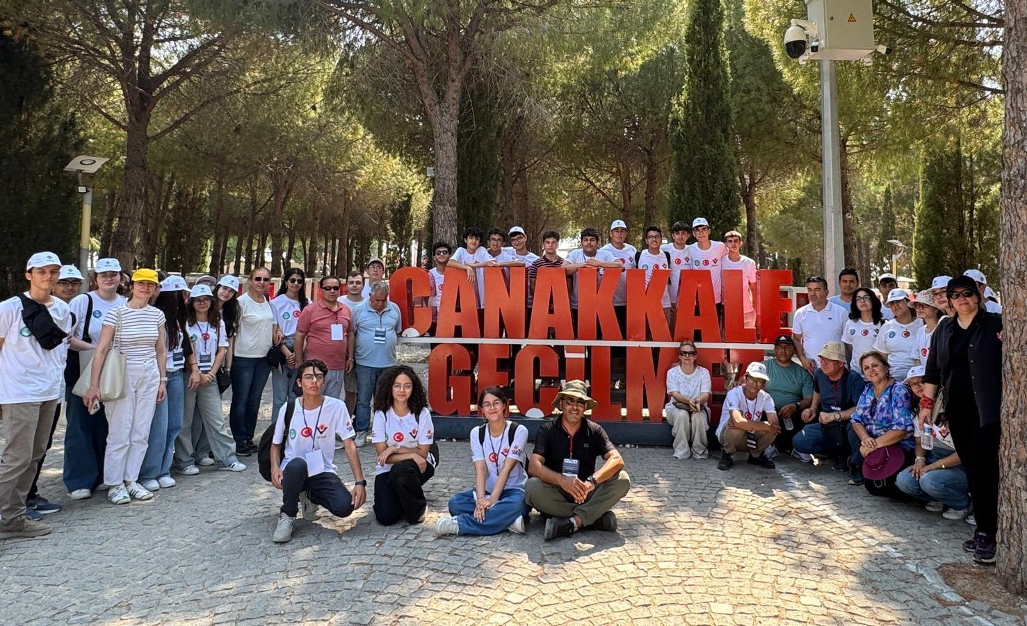 Deprem Bölgesinden Gelen Gençlerle Tarihin ve Bilimin İzinde Çanakkale Ruhu Nanoteknolojiyle Buluştu
