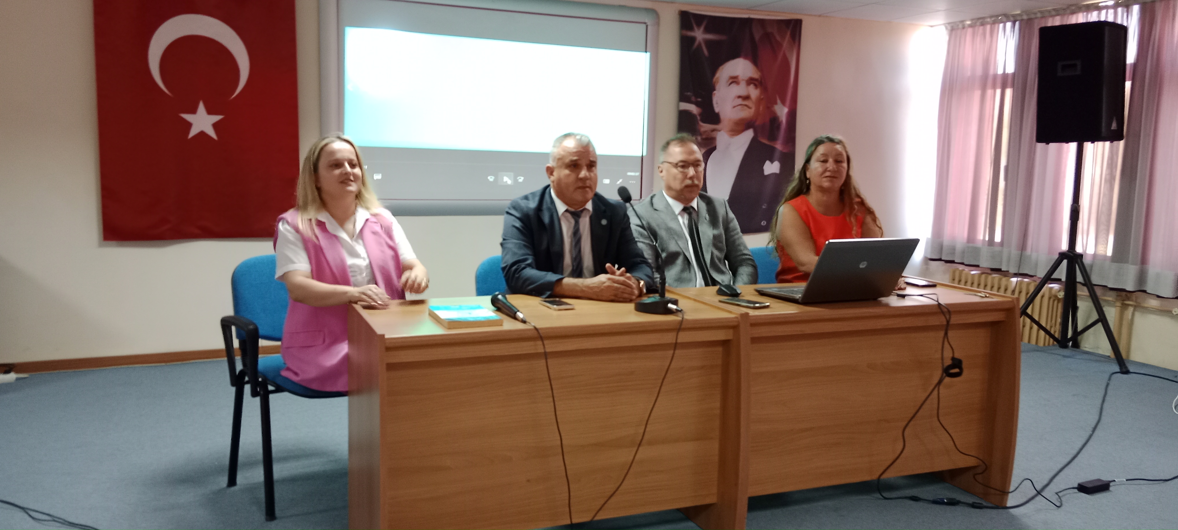 2024-2025 Eğitim-Öğretim Yılı Açılış Dersi “Ayvalık’ta Üniversite öğrencisi olarak yaşamak” ve Oryantasyon Sunumu 