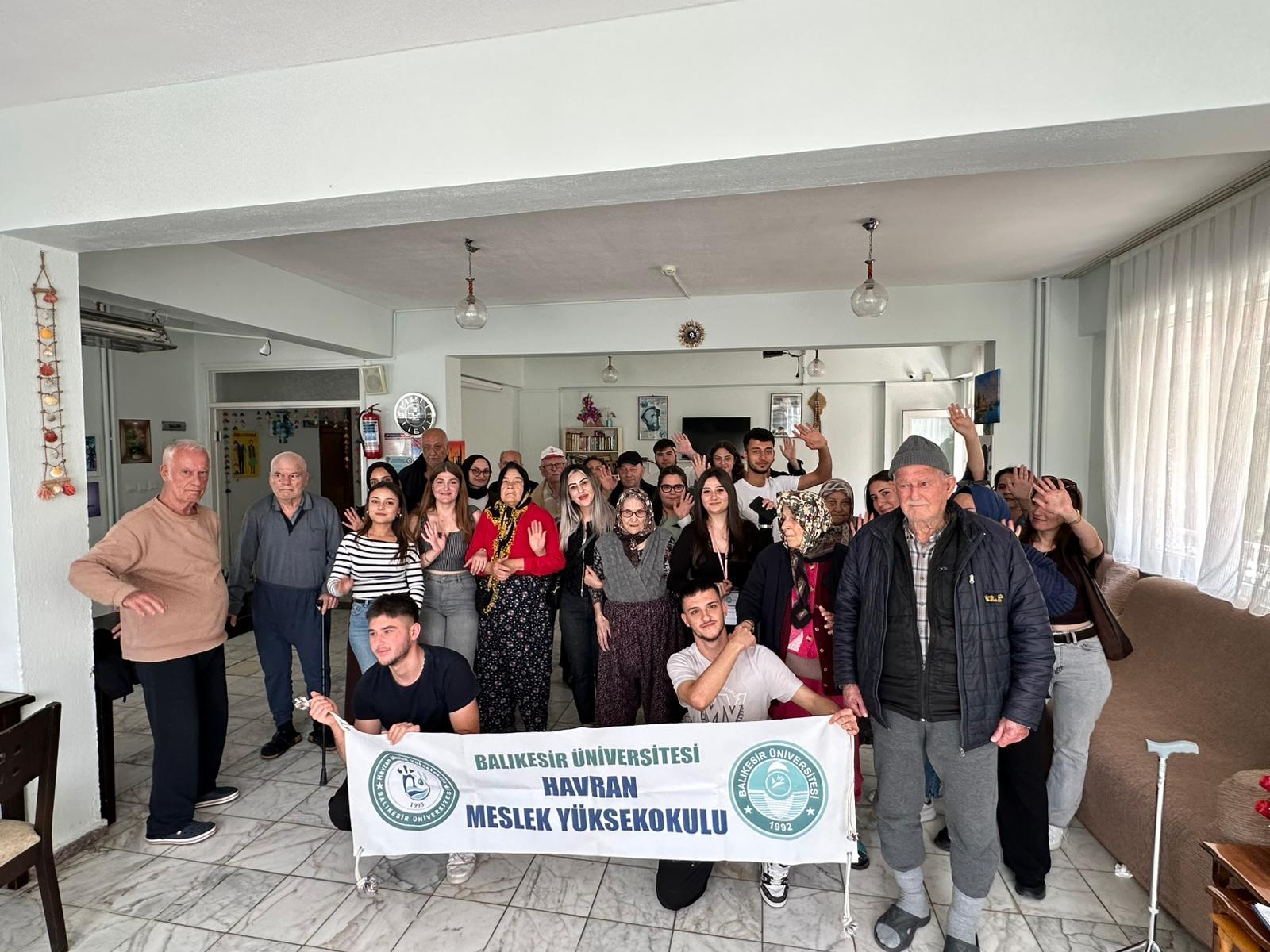 BAYRAM ÖNCESİ HAVRAN MYO ÖĞRENCİLERİNDEN ANLAMLI ZİYARET