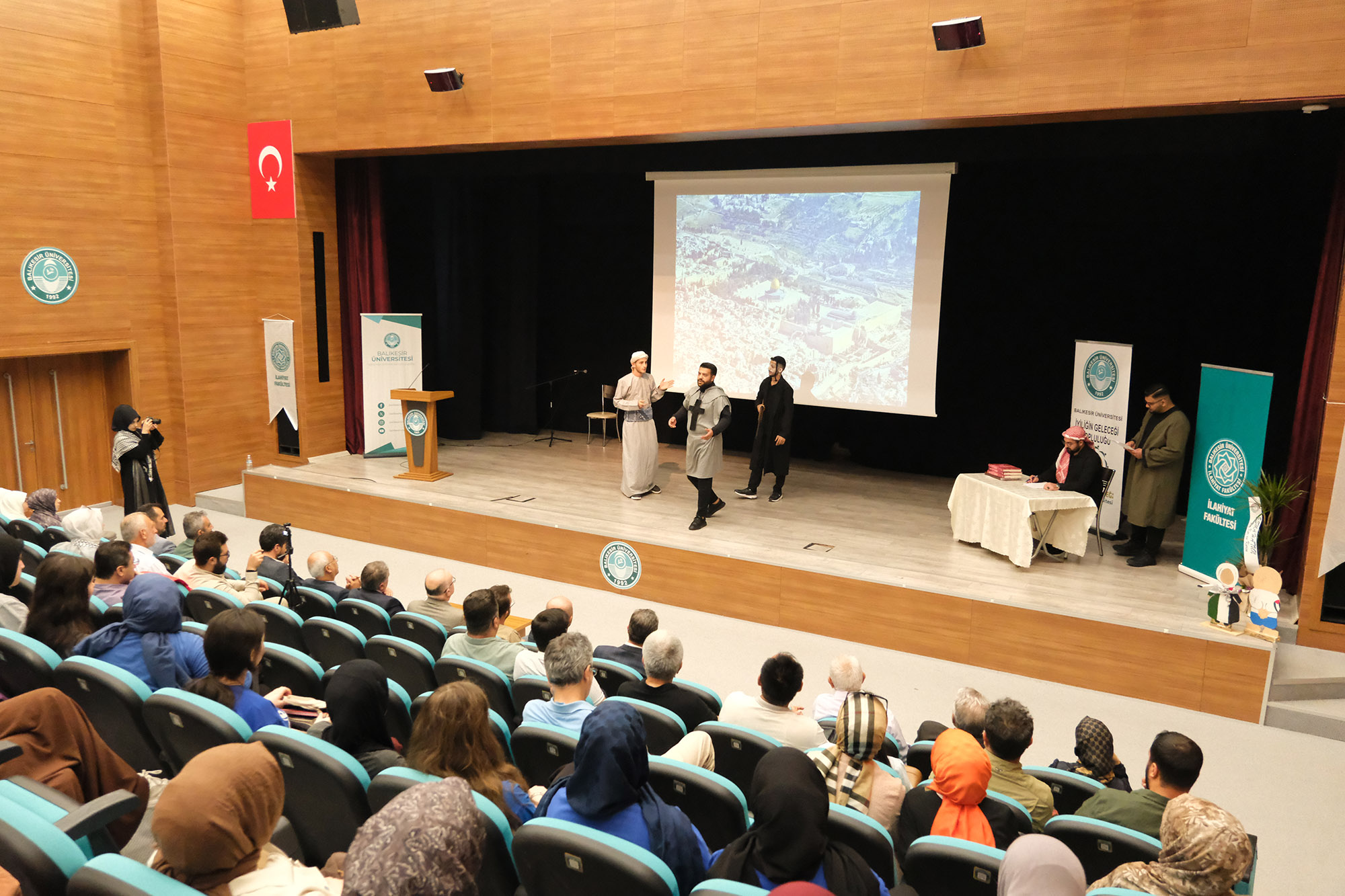 Gazzenin Sessiz Çığlığı BAÜN de Sahneye Taşındı