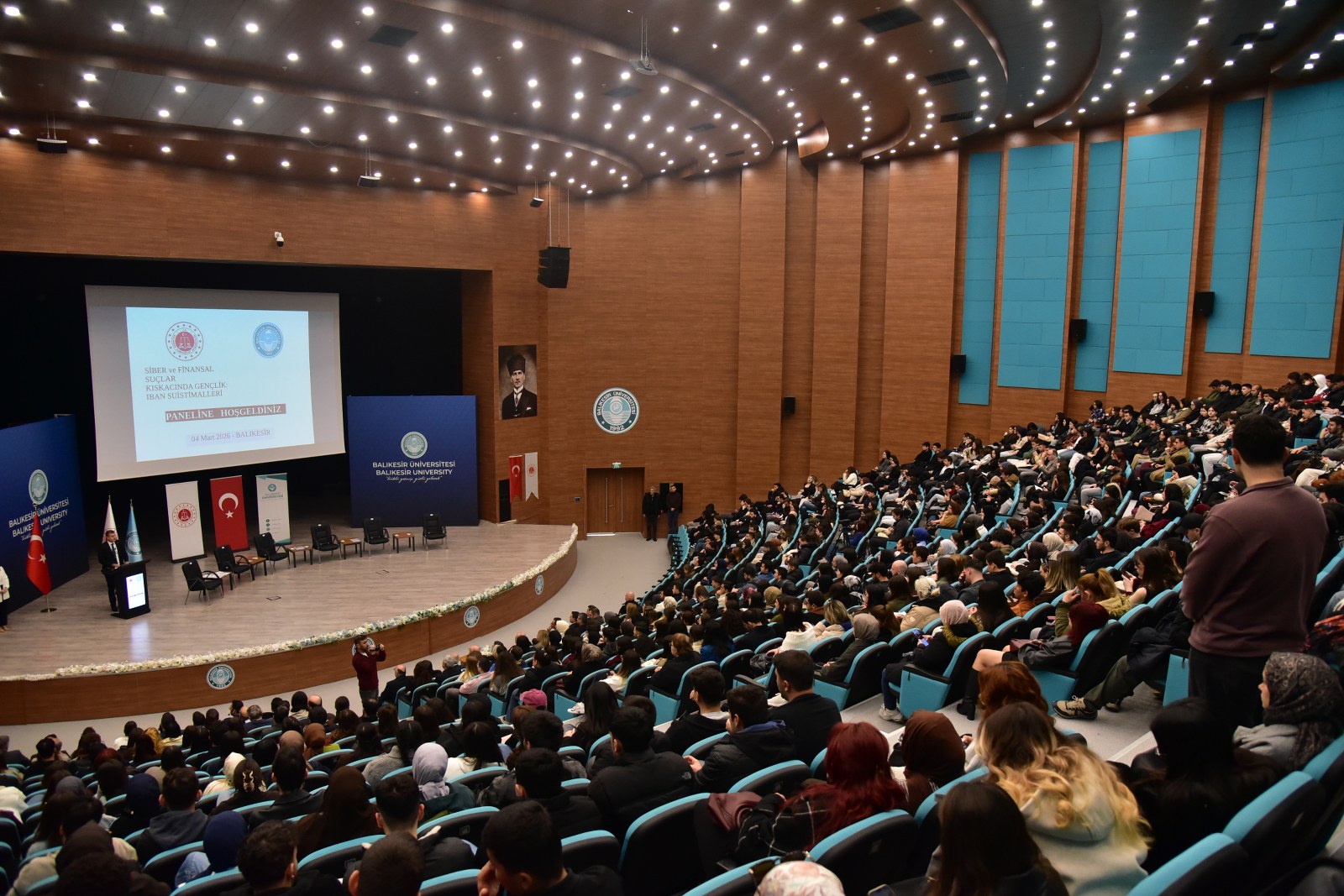 BAÜNde Gençler İçin IBAN Suistimallerine Dikkat Çeken Panel 'Siber ve Finansal Suçlar Kıskacında Gençlik'