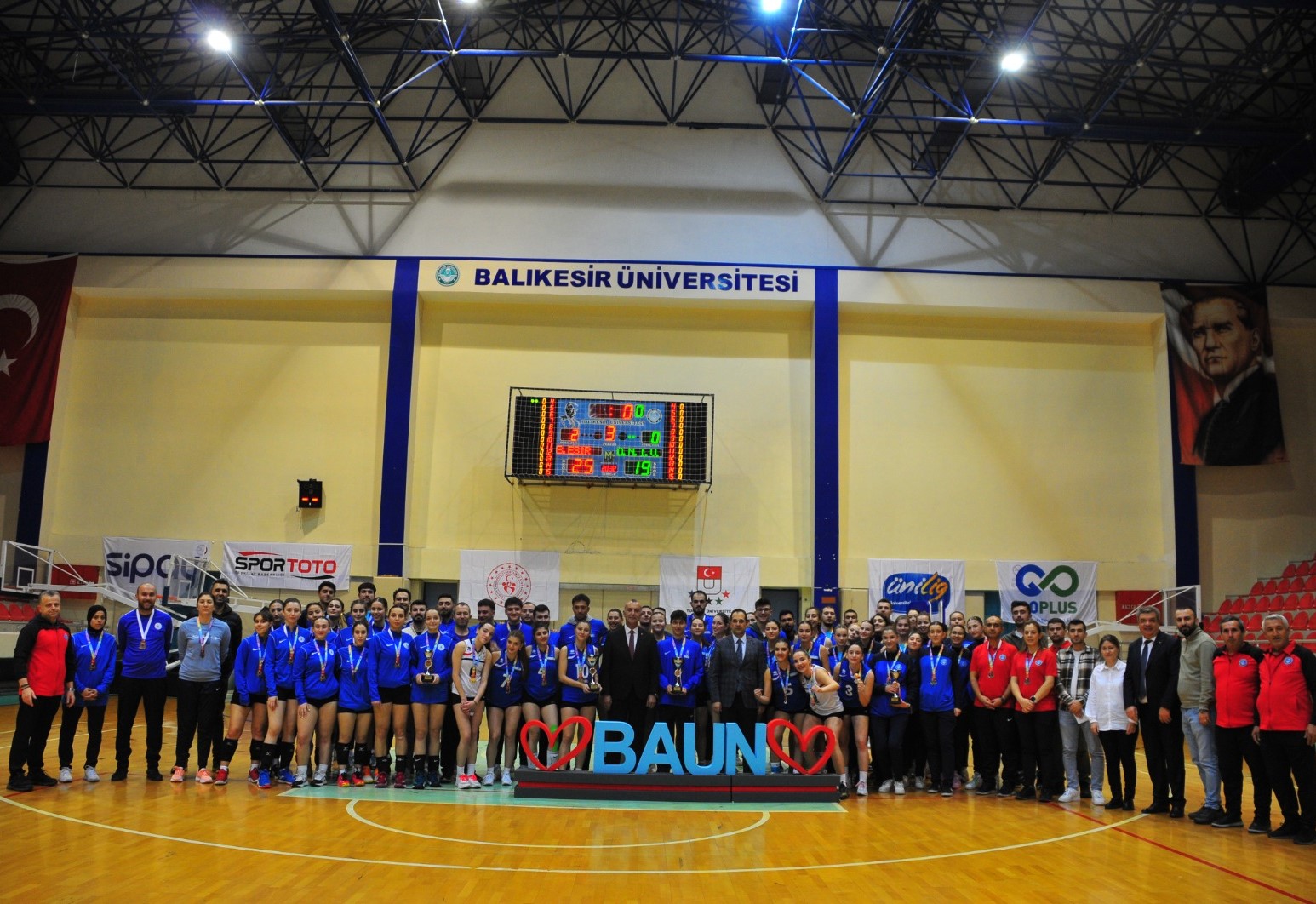 Spor Dostu Üniversite BAÜN'de, Voleybol Bölgesel Lig Müsabakalarında Ödüller Sahiplerini Buldu
