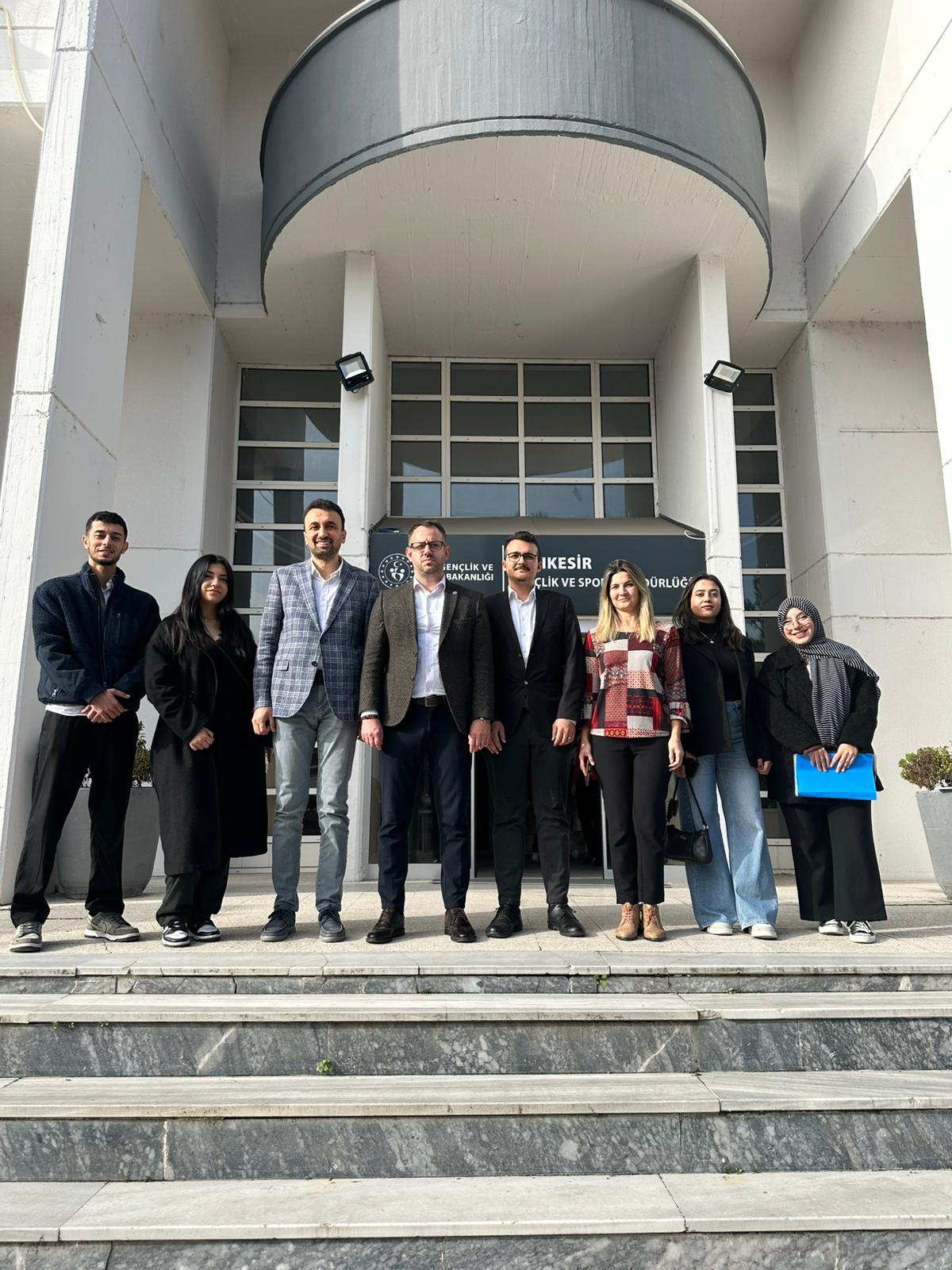 HAVRAN MYO ÖĞRENCİLERİ “GÖNÜLLÜYÜZ BİZ” PROJESİ İÇİN KOLLARI SIVADI