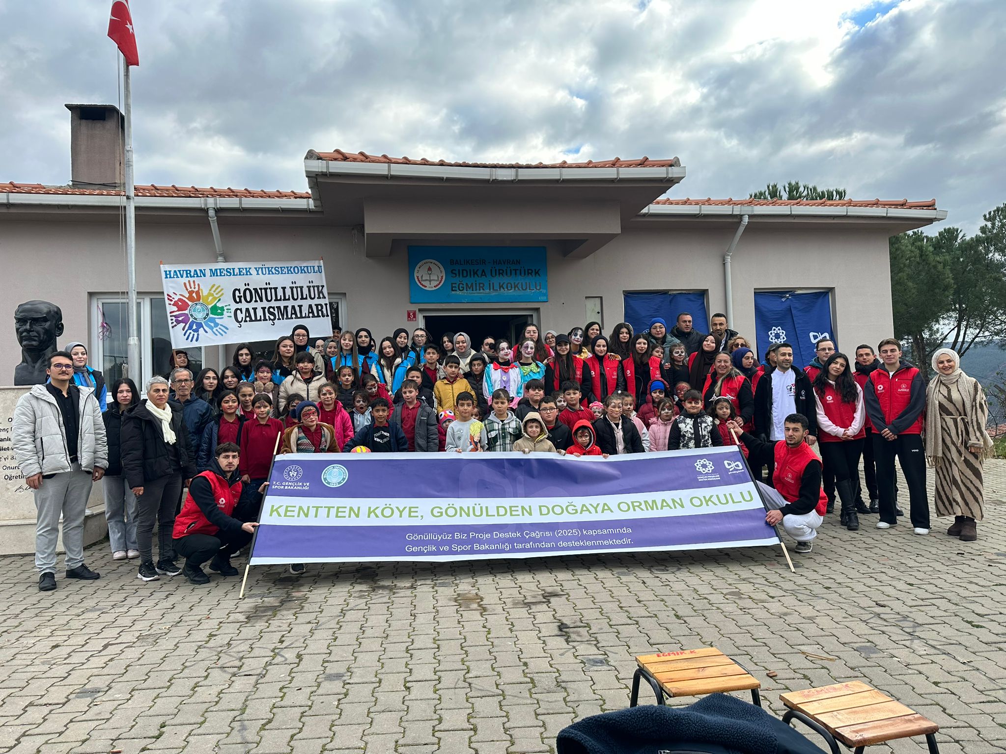 HAVRAN MYO ÖĞRENCİLERİ “GÖNÜLLÜYÜZ BİZ” PROJESİNİN ÜÇÜNCÜ ETKİNLİĞİNİ GERÇEKLEŞTİRDİ
