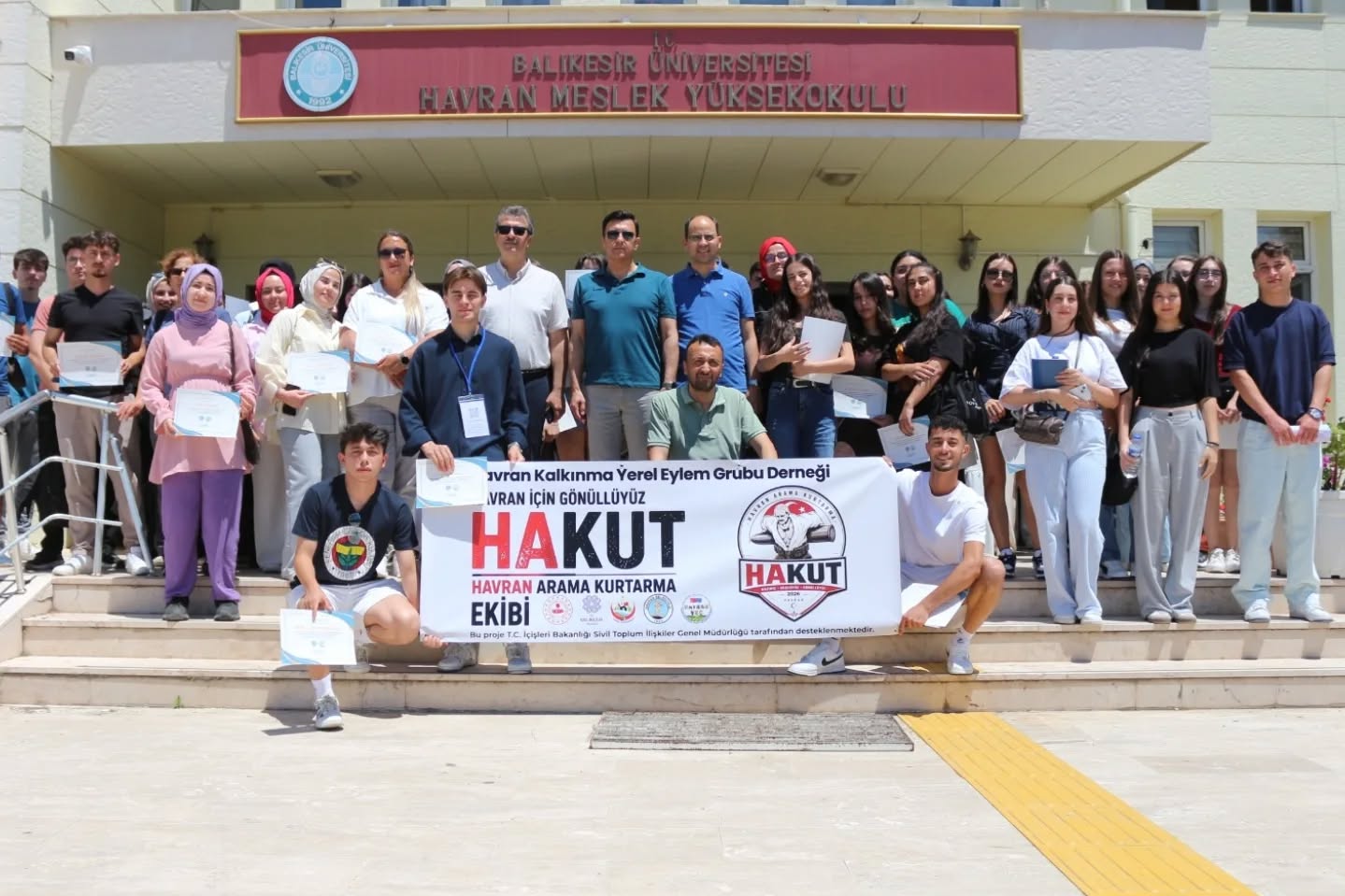 YüksekokulumuzdaTemel Afet ve Arama Kurtarma Eğitimi Düzenlendi...