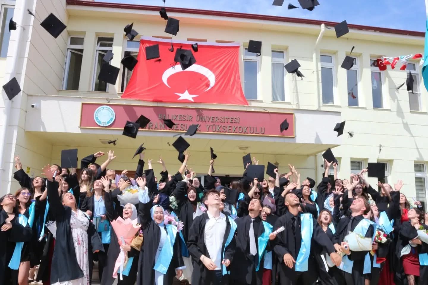 BAÜN Havran Meslek Yüksekokulunda Mezuniyet Coşkusu