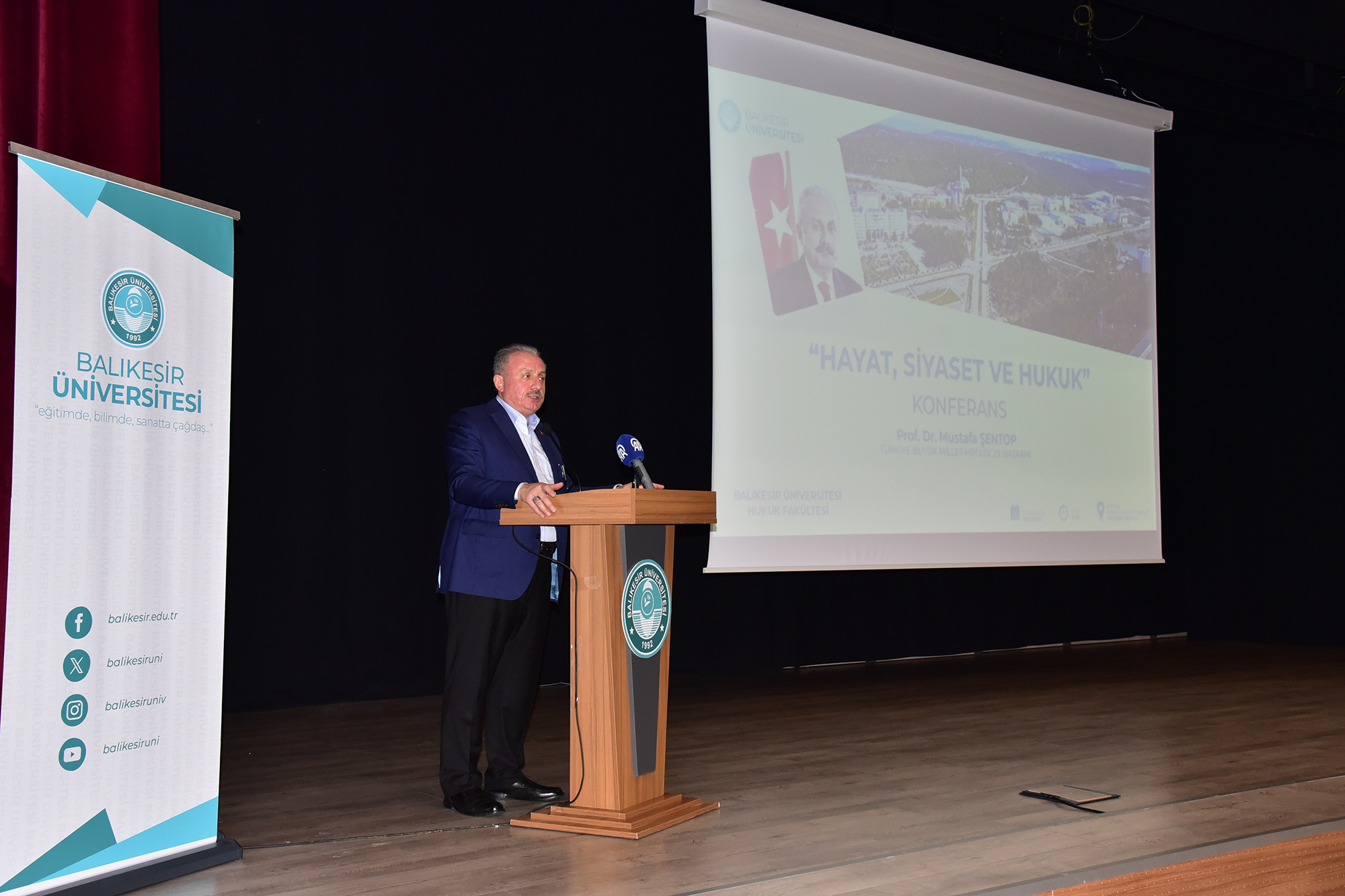 Hayat, Siyaset ve Hukuk Konferansı