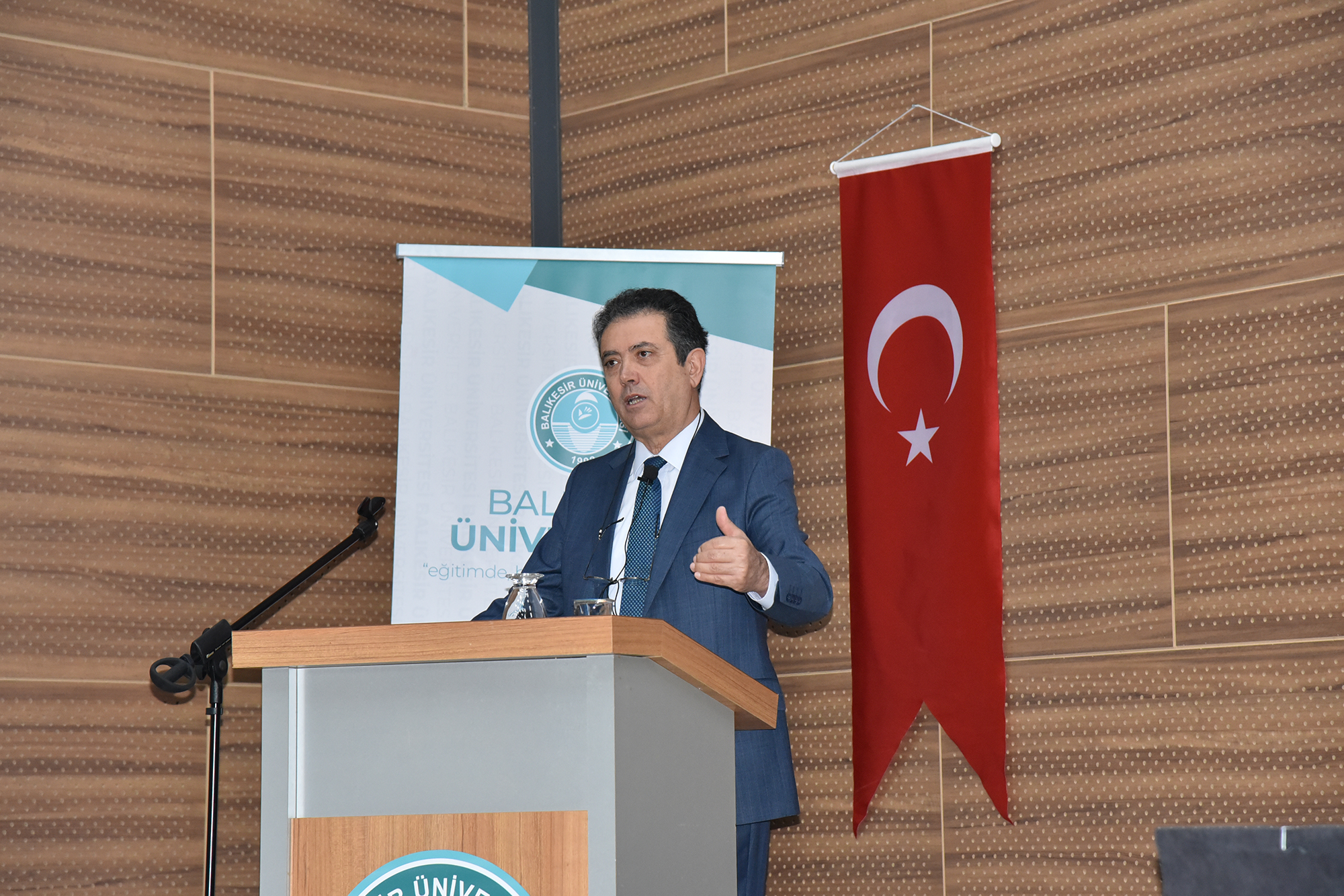 Türk Özel Hukukunda Hukuki Güvenlik İlkesi ve Bu İlkeyi Tehdit Eden Uygulamalar