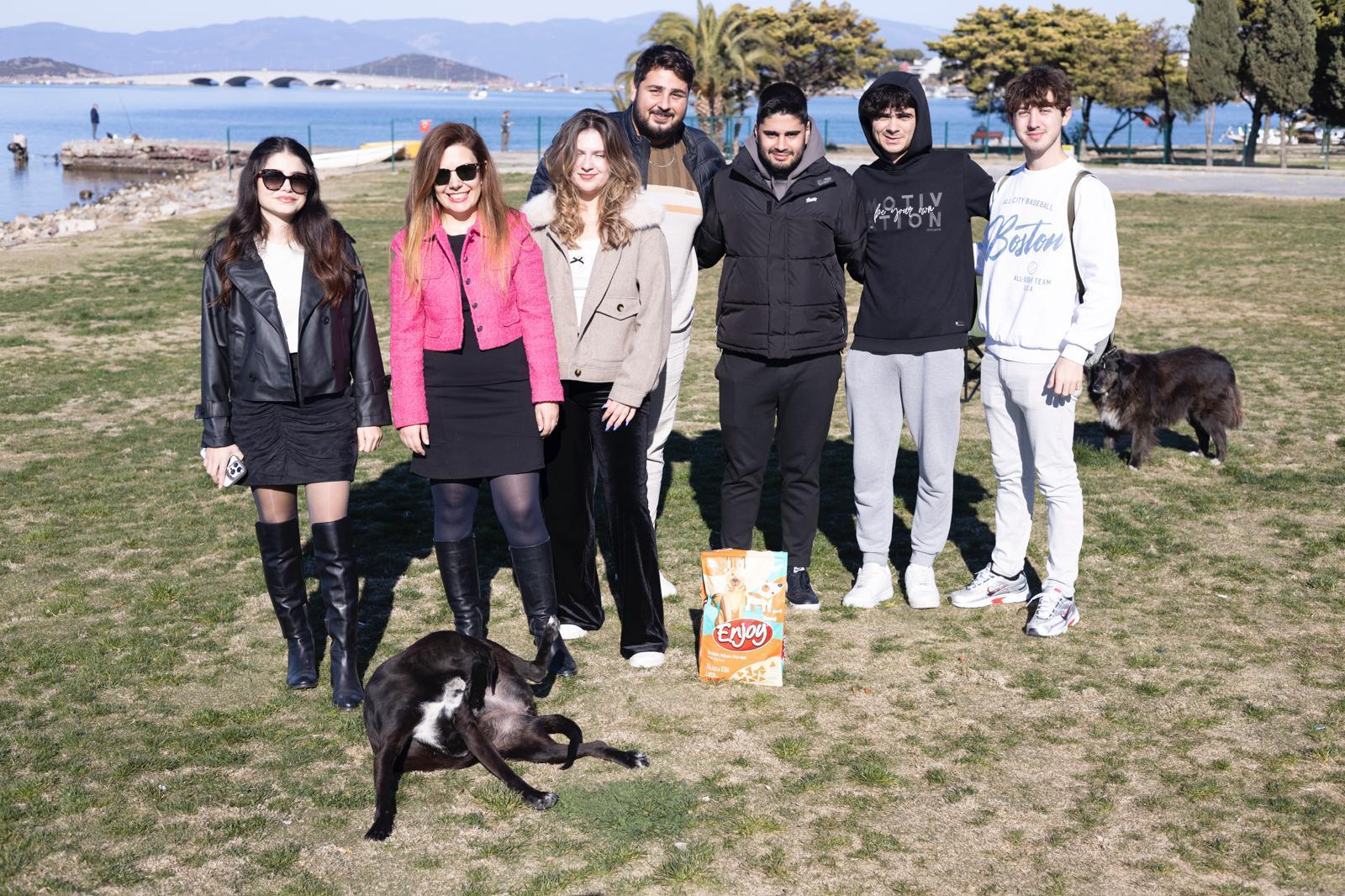 AYMEYO’dan Sokak Hayvanlarına Destek Mama Dağıtım Etkinliği