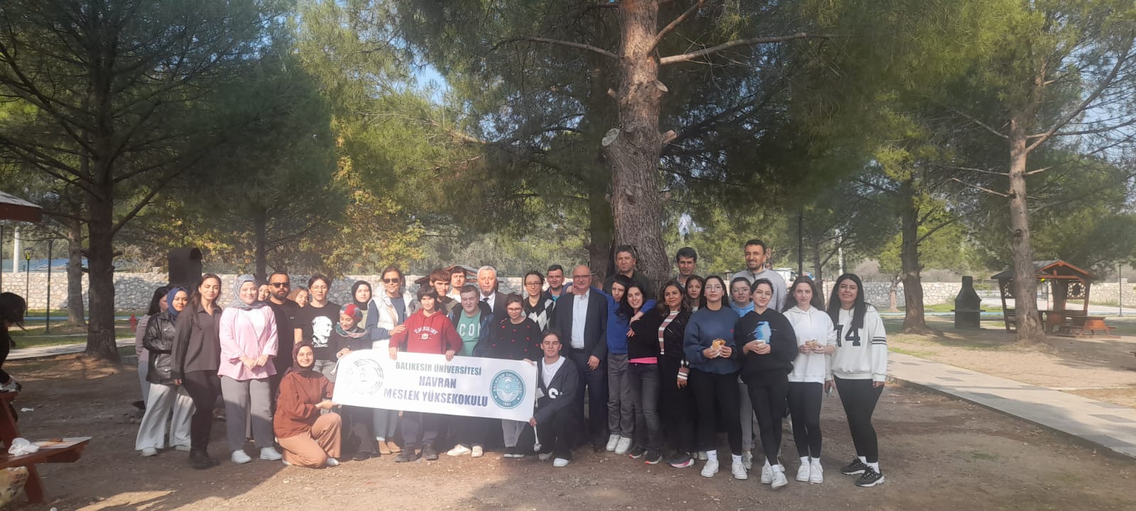 HAVRAN MYO ÖĞRENCİLERİNDEN ÖRNEK PROJE: ÖZEL GEREKSİNİMLİ KARDEŞLERİYLE PİKNİKTE BULUŞTULAR