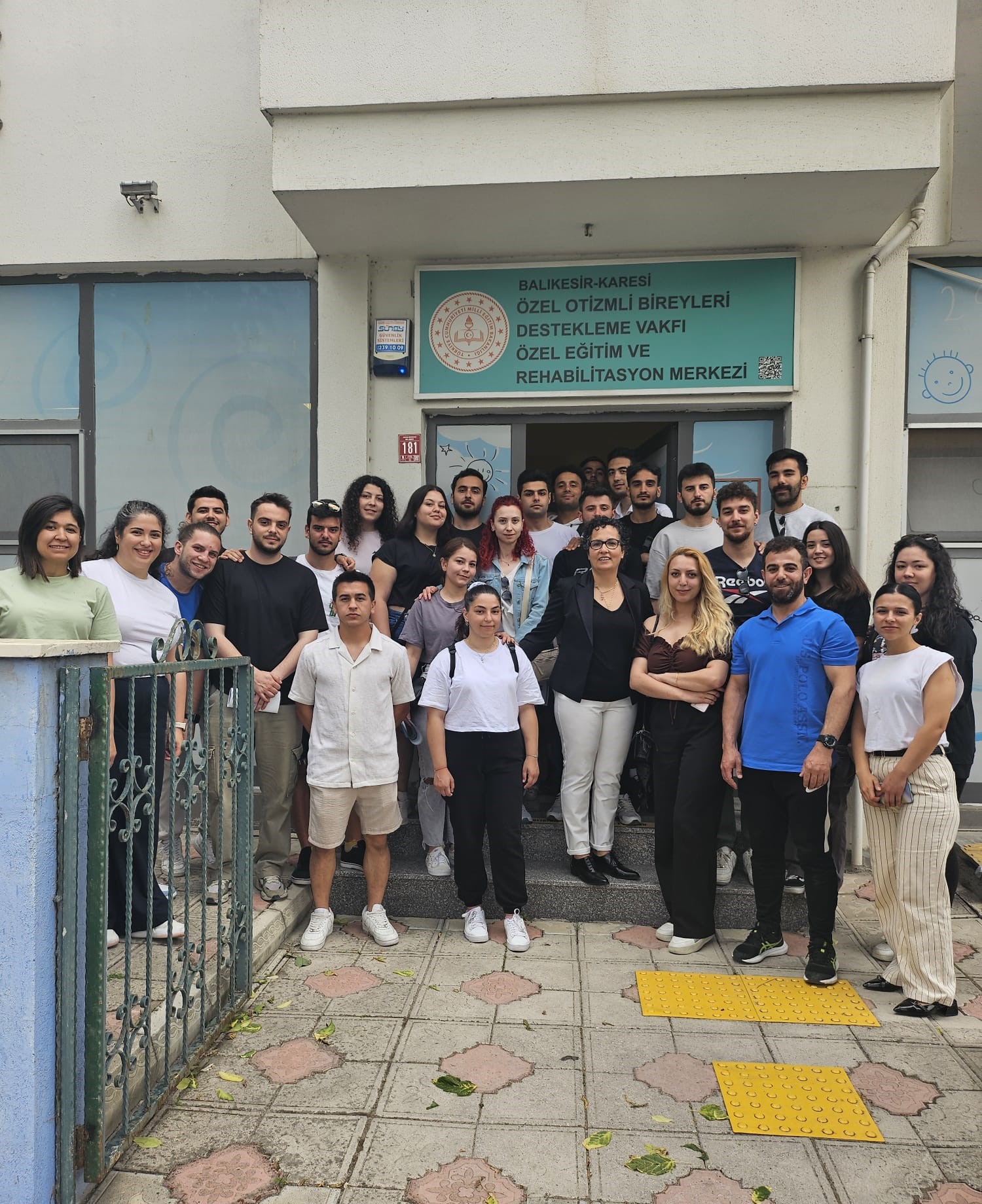 Beden Eğitimi ve Spor Bölümü Öğrencilerinden Otizmli Bireyleri Destekleme Vakfı (OBİDEV)'na Ziyaret