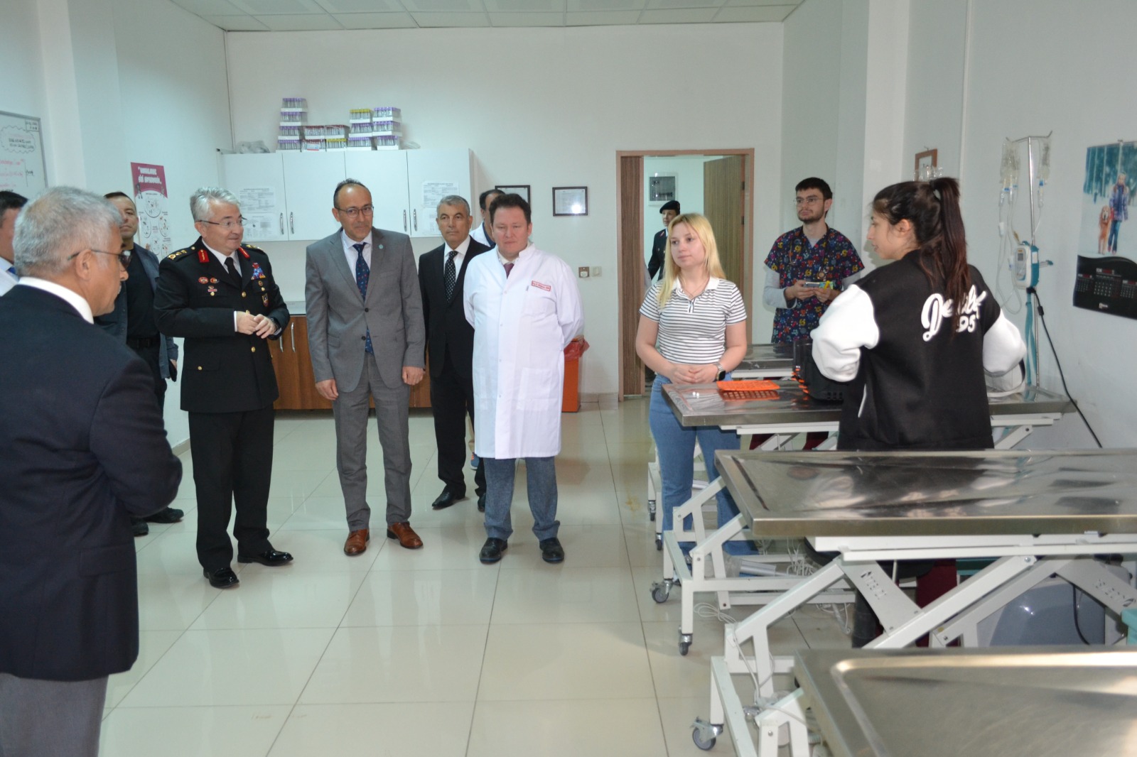 Balıkesir İl Jandarma Komutanı Tümgeneral Nurettin ALKAN, Dünya Veteriner Hekimler gününü kutlamak için Veteriner Fakültesi Ziyareti